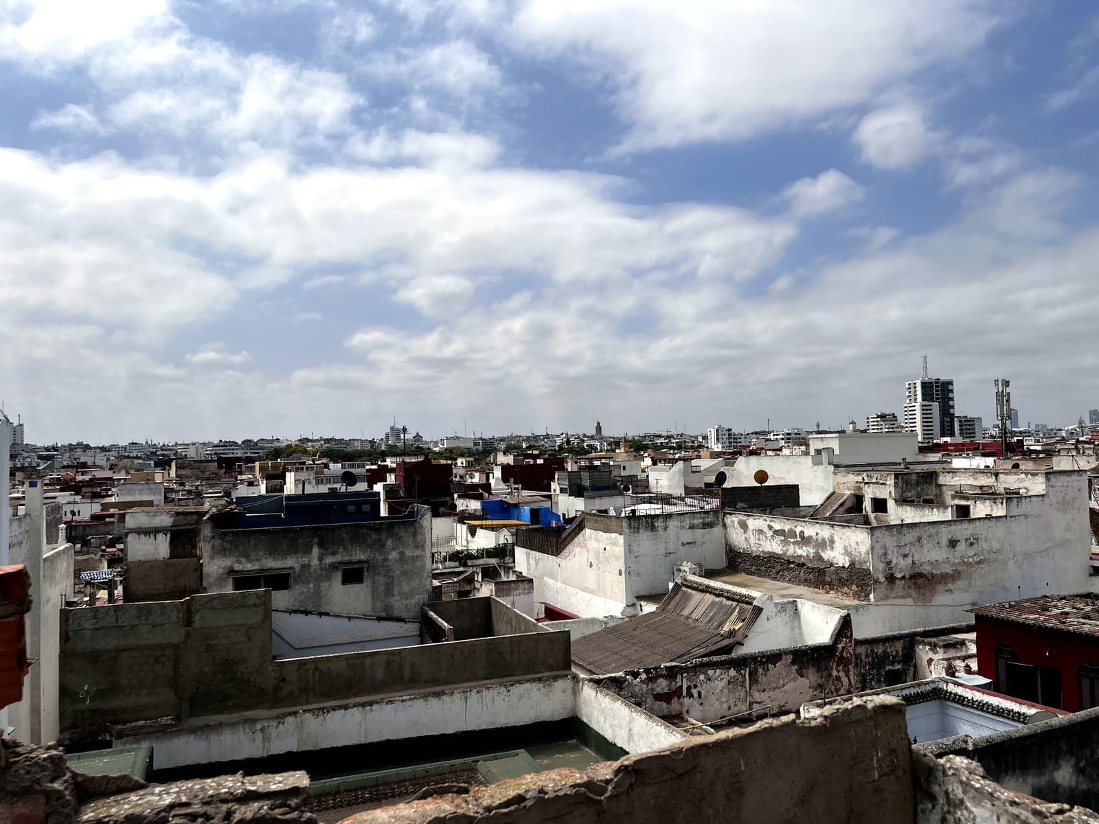 Vue sur les toits de la médina de Rabat depuis la terrasse